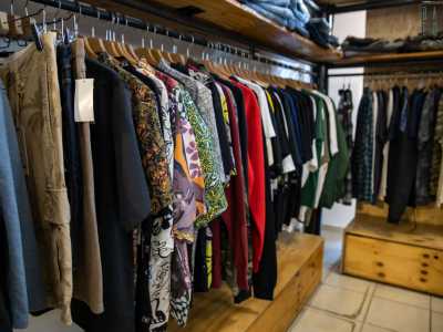 ...e colorati vestiti oversize che nella cultura �street� non passano mai di moda 